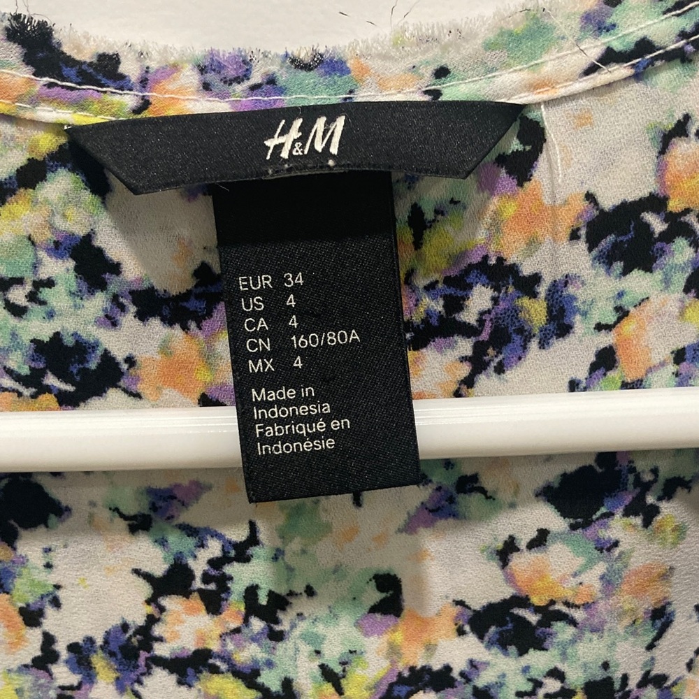 H&M Multicolor Floral Sleeveless Blouse - Picture 2 of 7